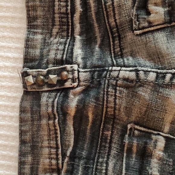 SUPERRRR CUTE distressed shorts😍 - Picture 7 of 7